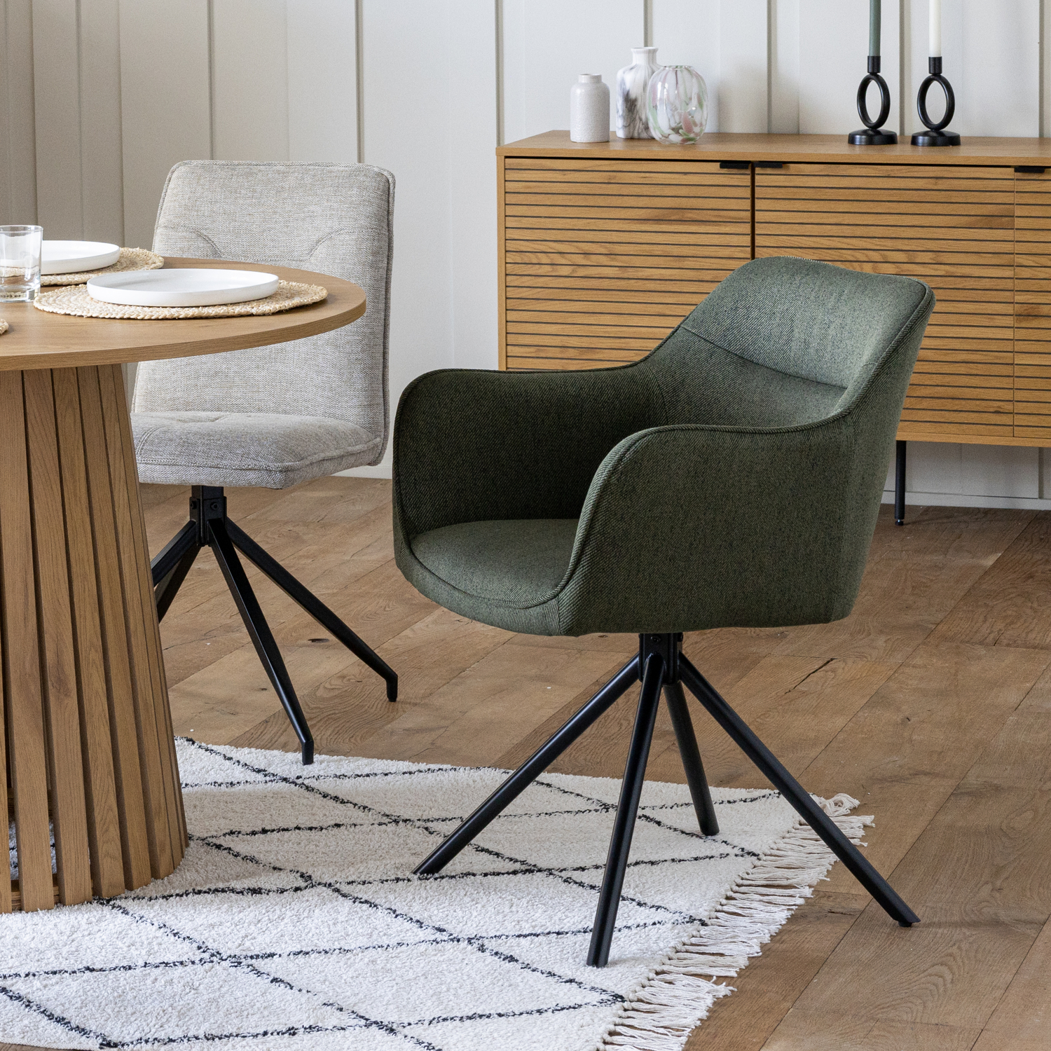 Set van 2 groene stoffen stoelen DANNA